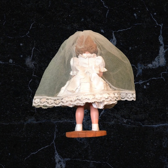 Madame Alexander First Holy Communion Girl Statuette, Cake Topper, Collectible - Picture 9 of 11